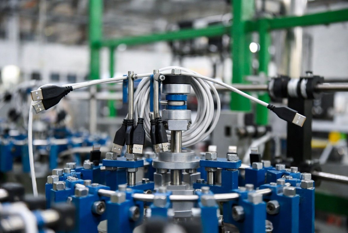USB cable production line at OEM factory